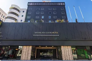 写真：ホテル外観（正面）