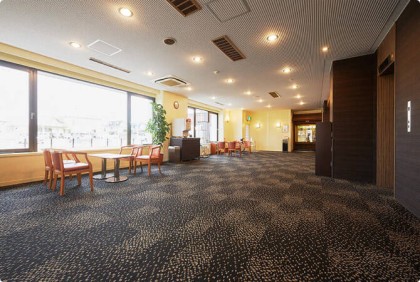 写真：1階ロビー