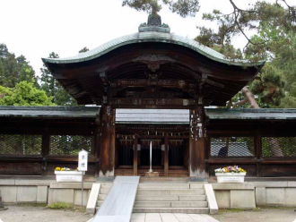 写真：上杉神社（上杉雪灯篭まつり）