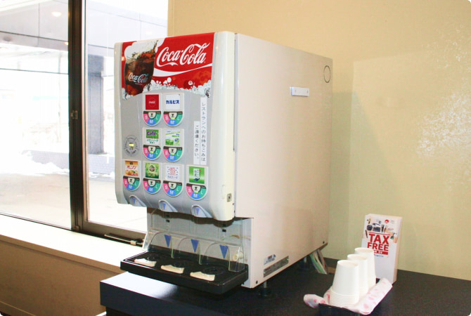 写真：1階フリードリンクサービス