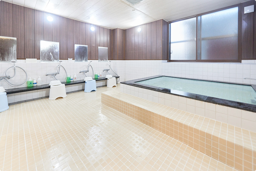 写真：男女別の大浴場「セレクトの湯」