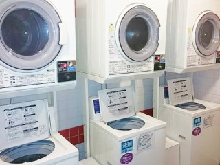 写真：コインランドリー
