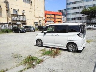 写真：駐車場