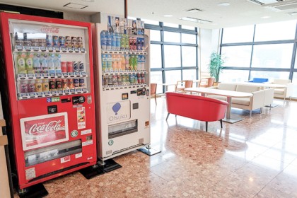 2F・8F自動販売機