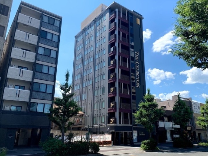 「堀川三条」バス停より徒歩0分の好立地