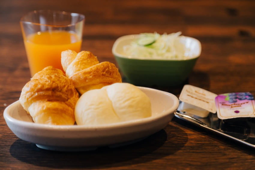 朝食