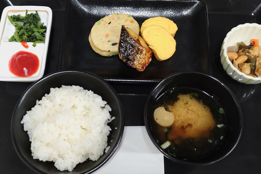 朝食