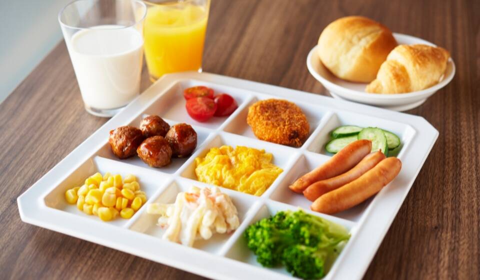 朝食